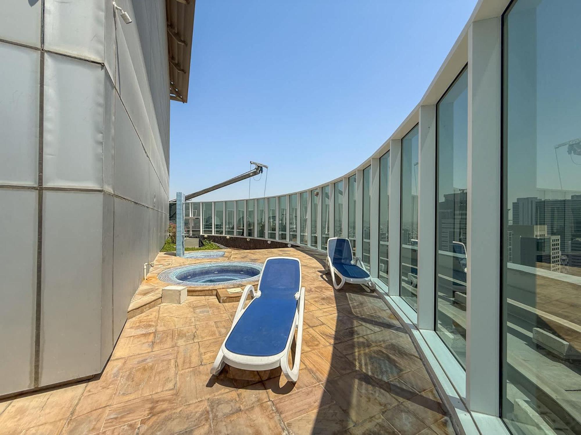 Stylish In Tecom's Prime Location * Dubai