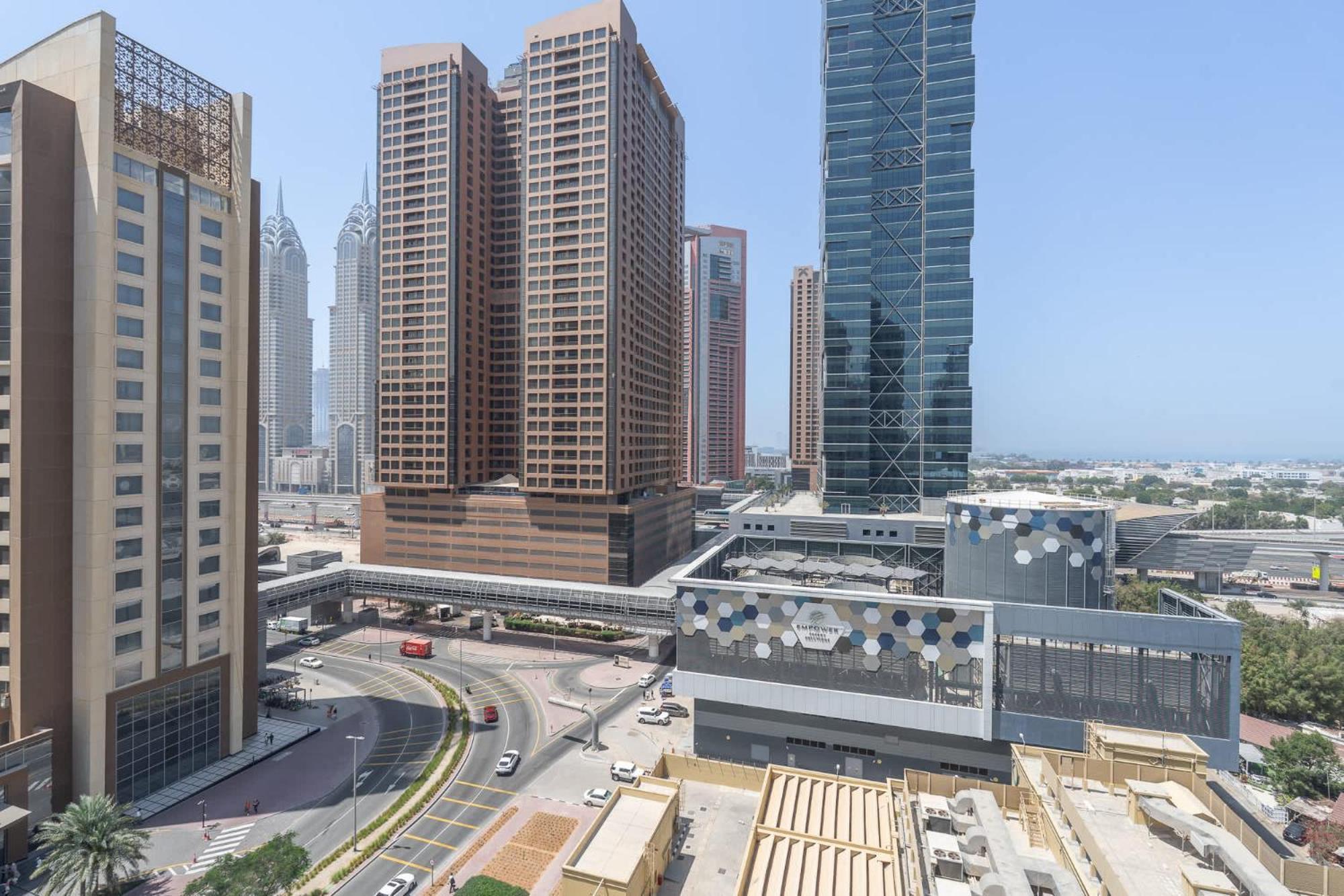 Apartment Stylish In Tecom's Prime Location
