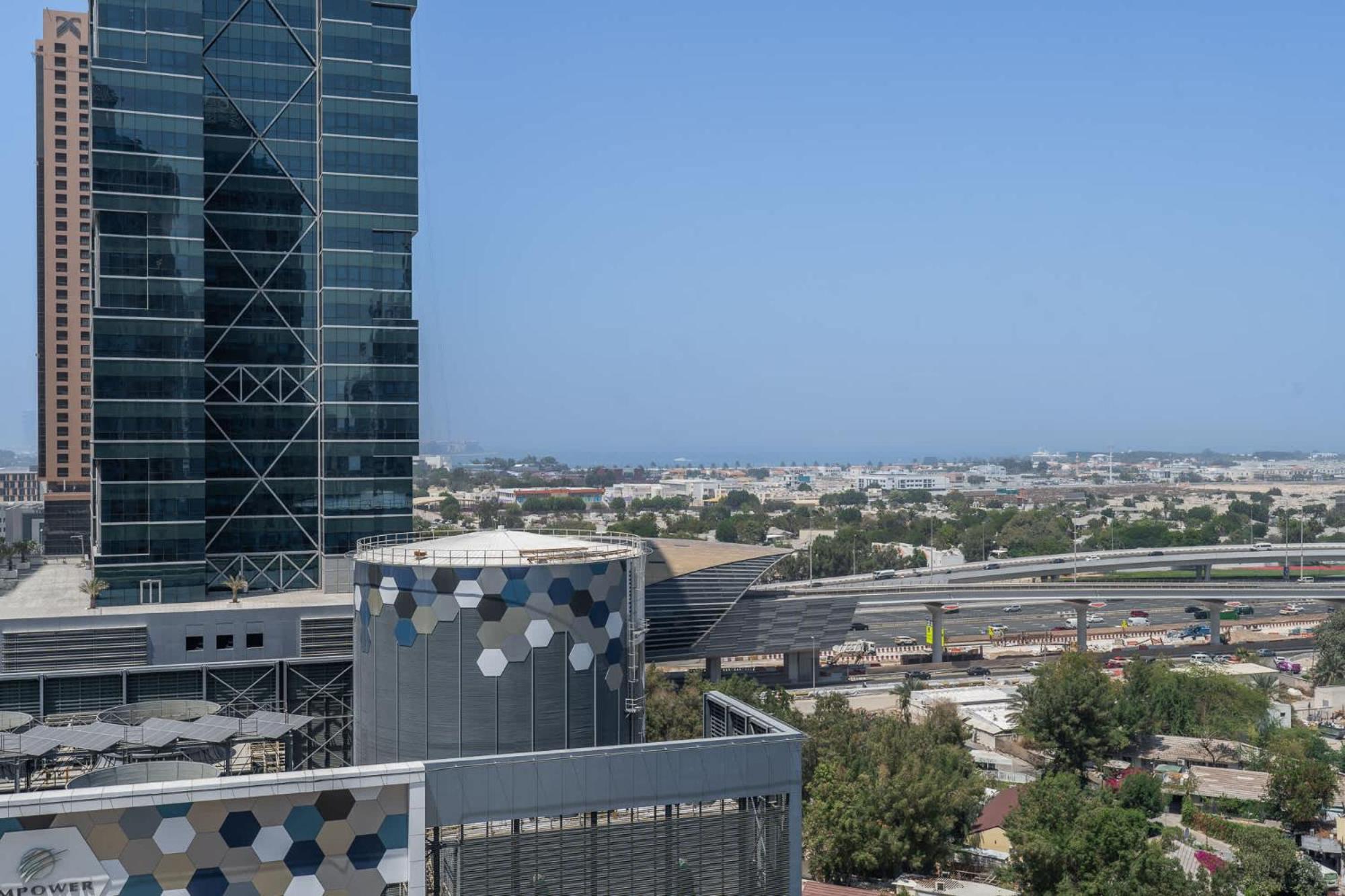 Stylish In Tecom's Prime Location * Dubai