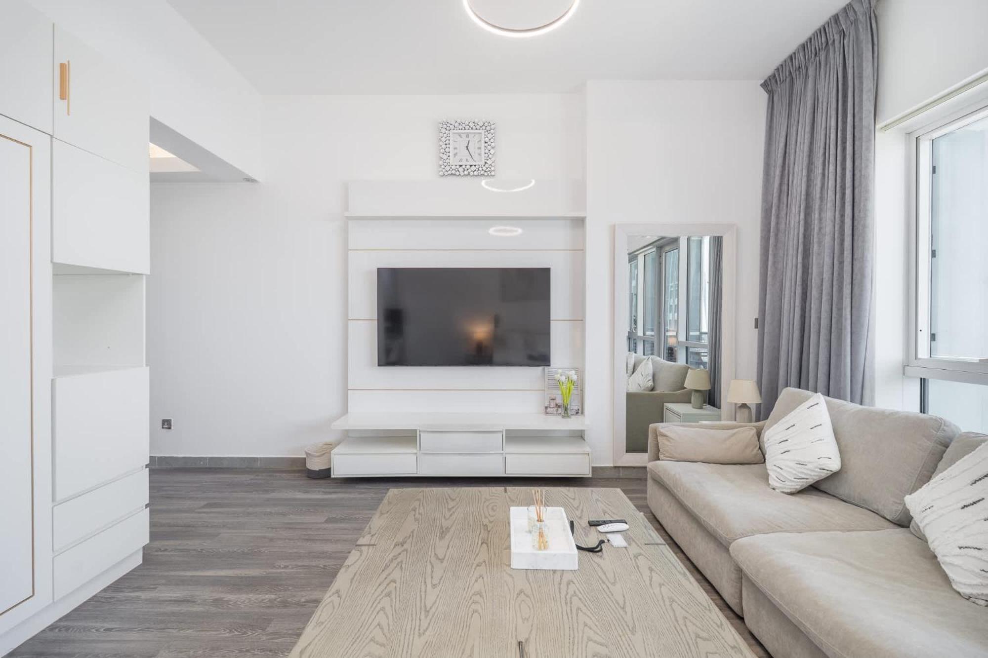 Stylish In Tecom's Prime Location Dubai