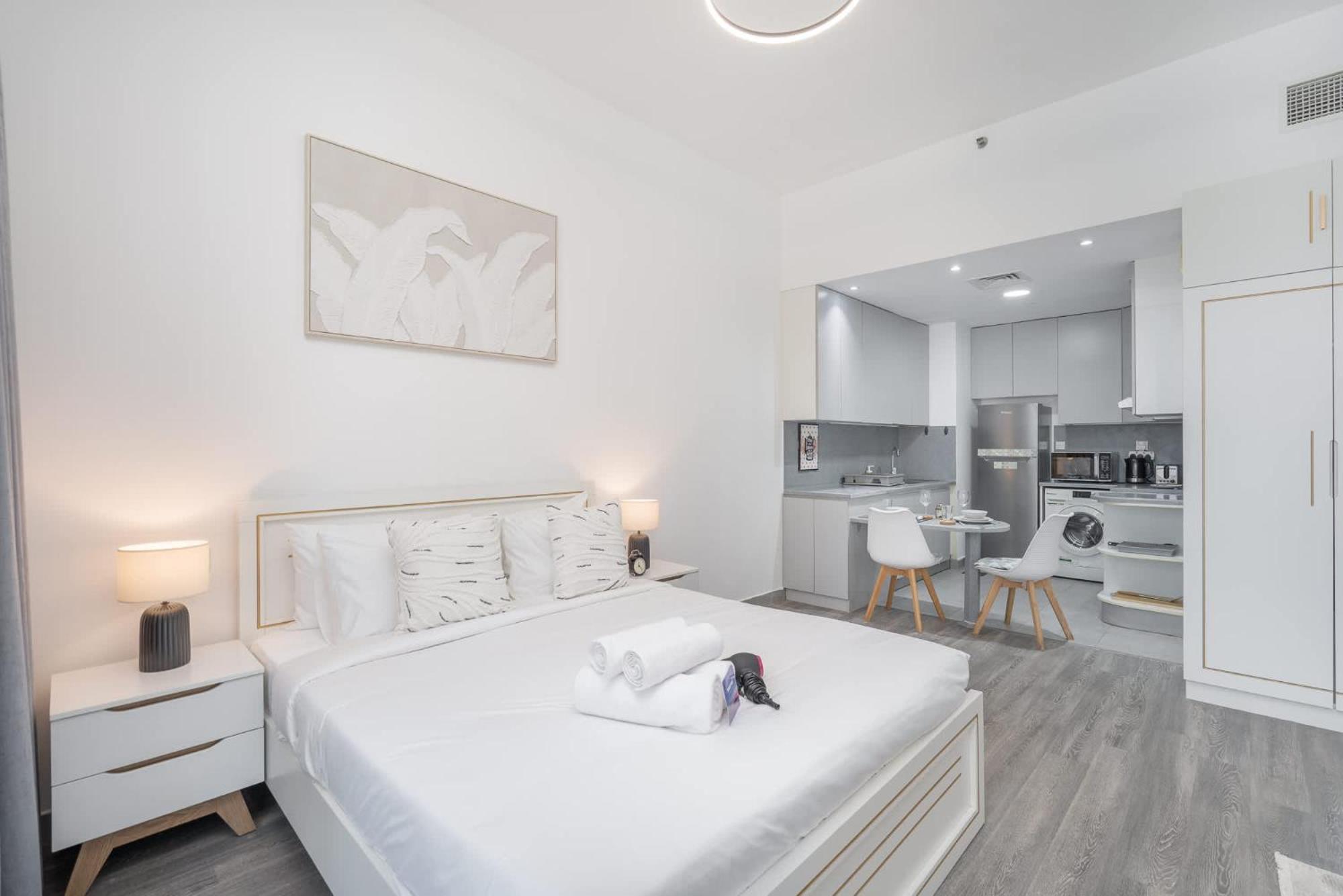 Stylish In Tecom's Prime Location Apartment *