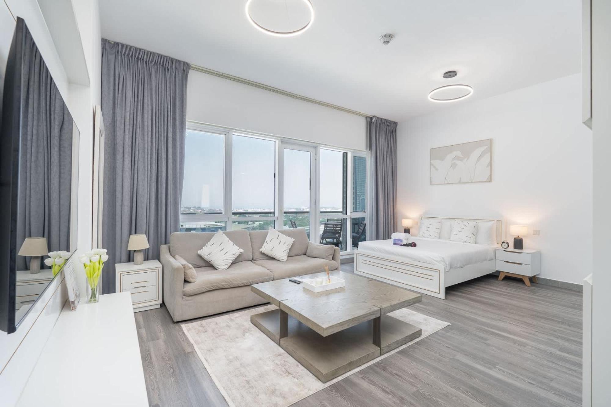 Apartment Stylish In Tecom's Prime Location Dubai