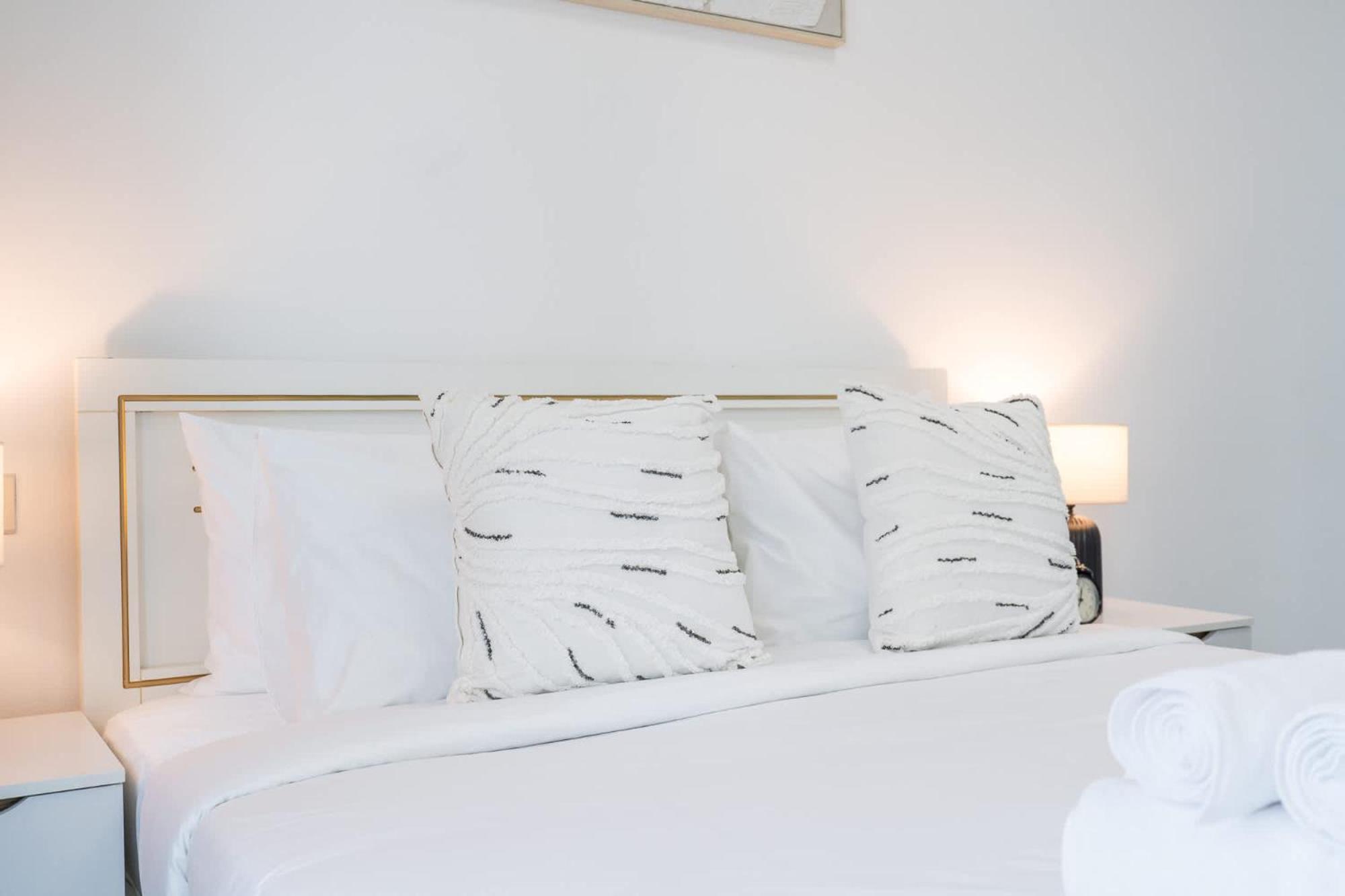 Stylish In Tecom's Prime Location Dubai