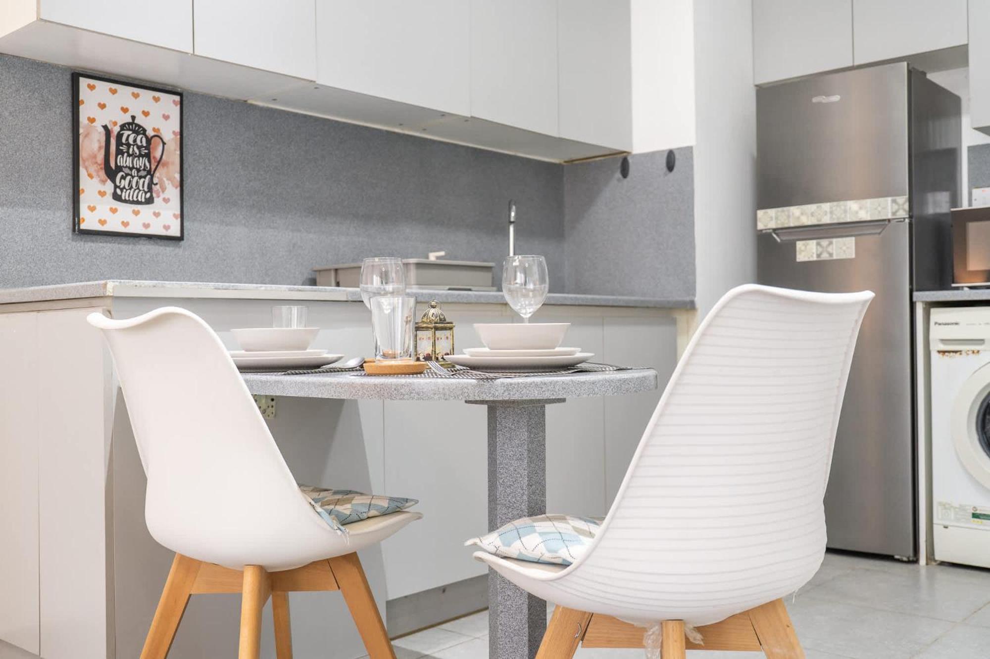 Stylish In Tecom's Prime Location Apartment Dubai