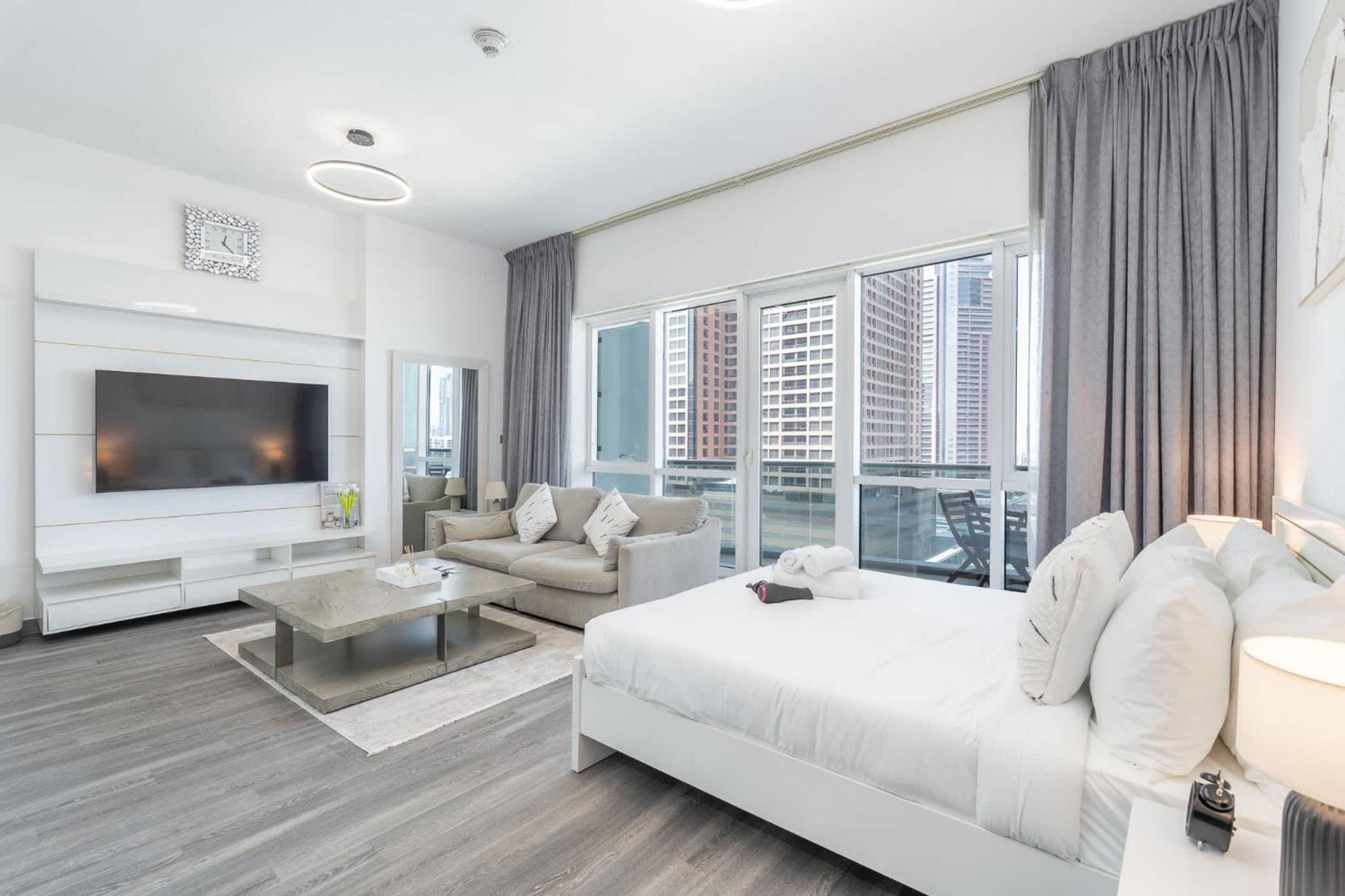 Apartment Stylish In Tecom's Prime Location Dubai